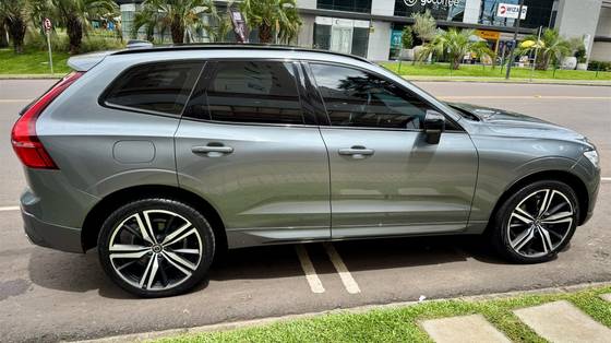 VOLVO XC60 2.0 T8 HYBRID R-DESIGN AWD GEARTRONIC VOLVO XC60 2.0 T8 HYBRID R-DESIGN AWD GEARTRONIC
